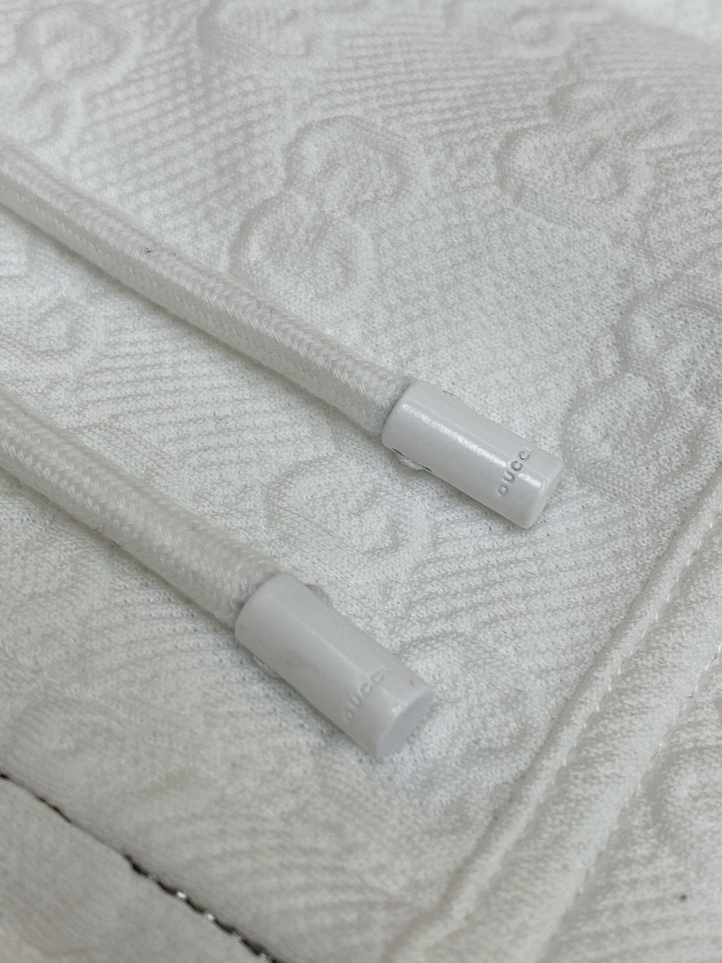 Veste zippée jersey technique Gucci en relief