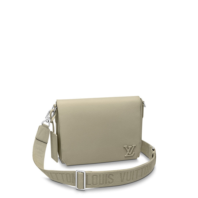 Louis Vuitton Sac Messenger take off
