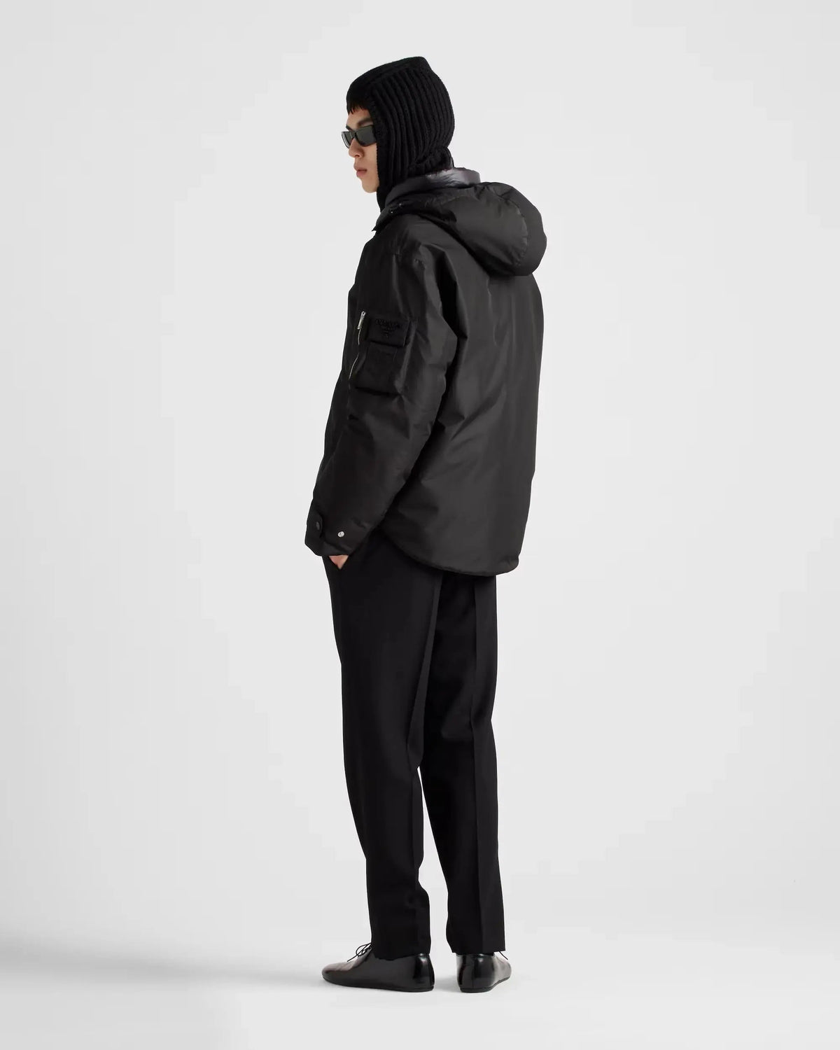 Doudoune à capuche en tissu technique Prada