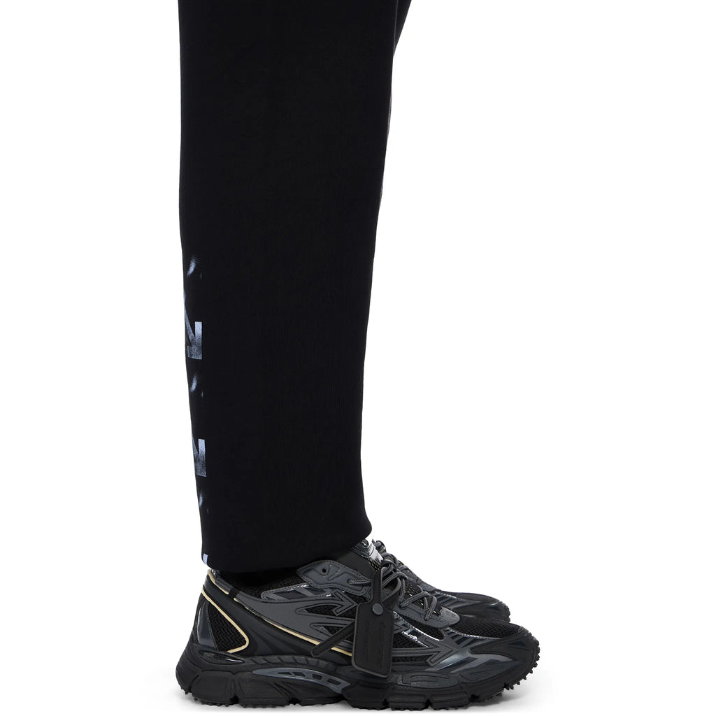 Off-White Sneaker