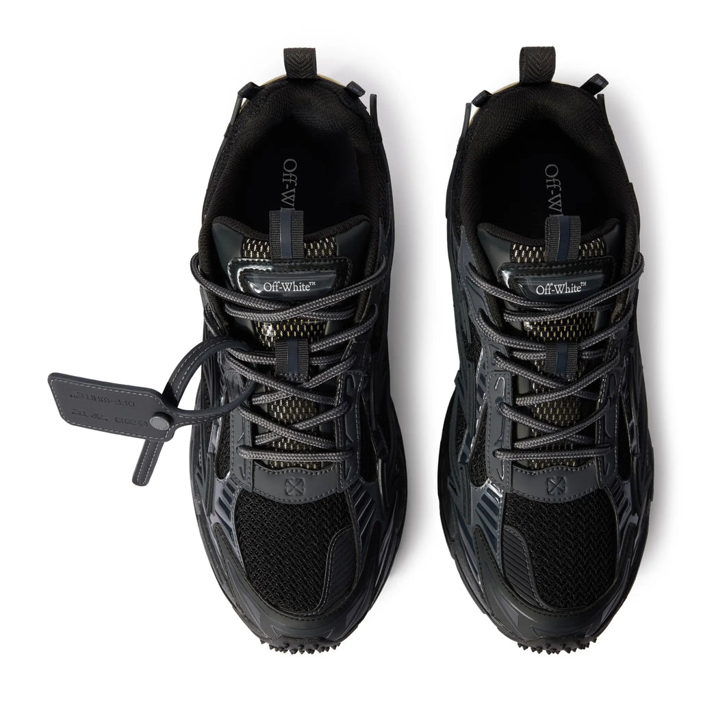 Off-White Sneaker
