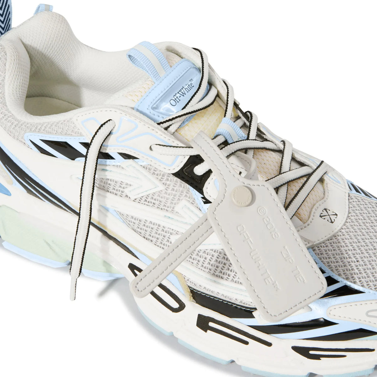 Off-White Sneaker